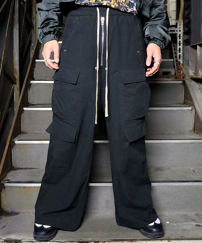 Wide cargo pants