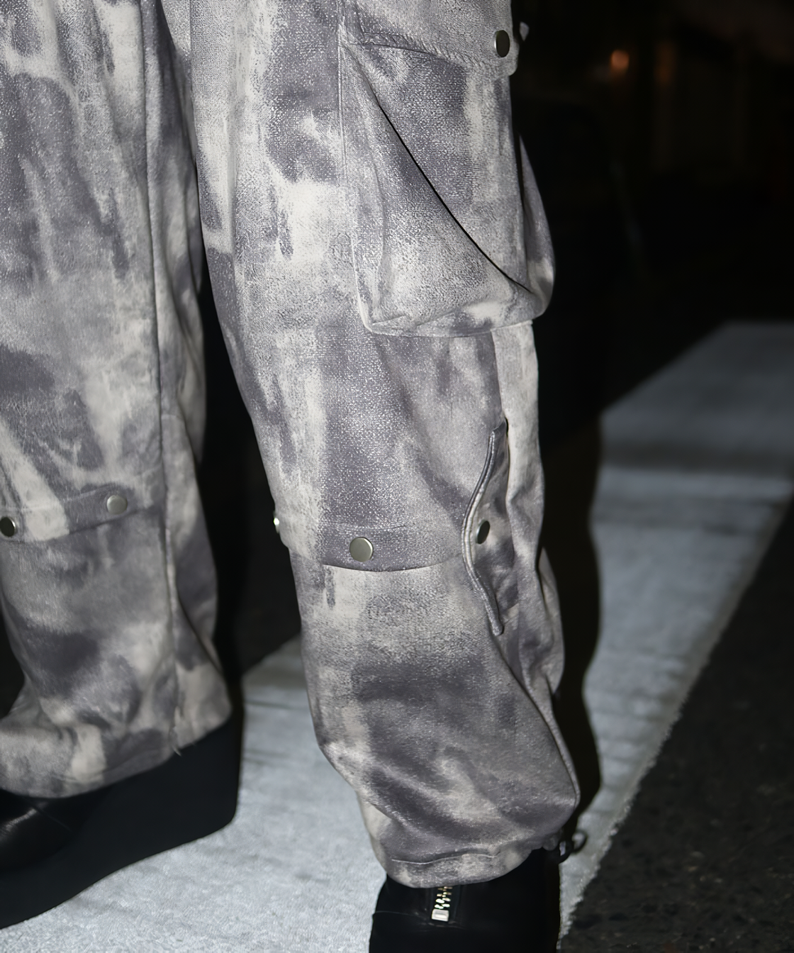 Uneven pattern baggy cargo pants